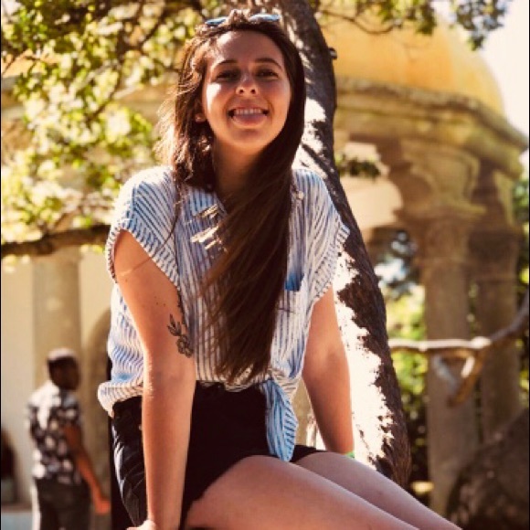 Meet your Posher, Erin - Picture 1 of 5